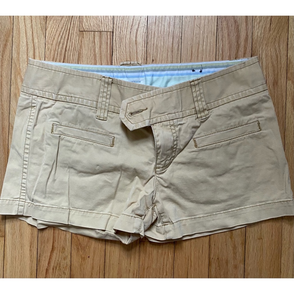 American Eagle tan/khaki low rise shorts